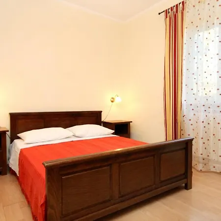 Secluded Family Friendly House Kapelica, Labin - 5536 * Raša